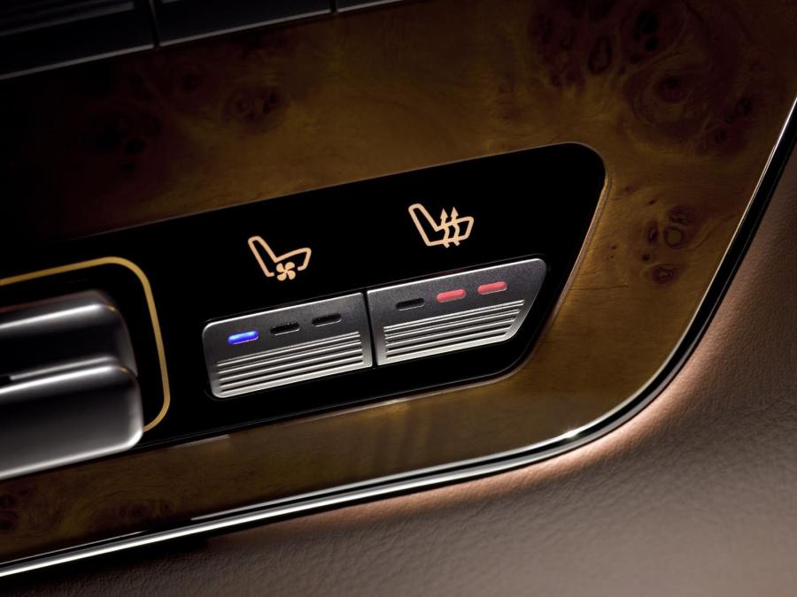  Mercedes-Benz CL600 2007 года  (фото 23 из 95)